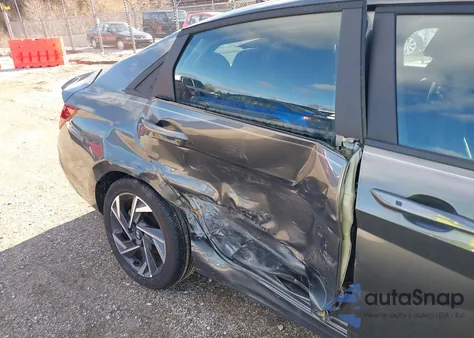 2025 Hyundai Elantra Sel Sport z USA, uszkodzony, nr VIN KMHLM4DG2SU879914